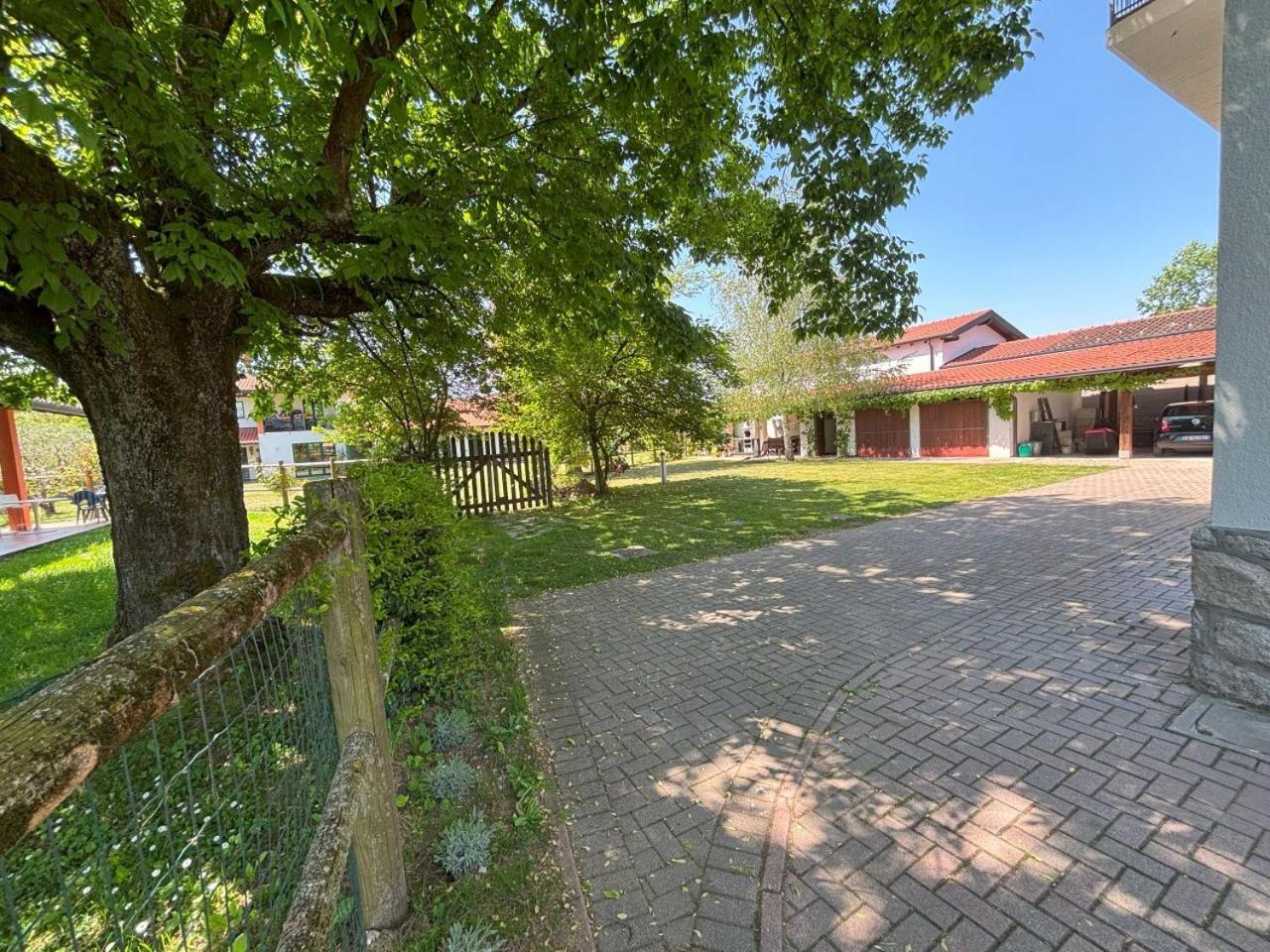 Casa Vacanze Magnolia Borgo Ticino Exteriér fotografie